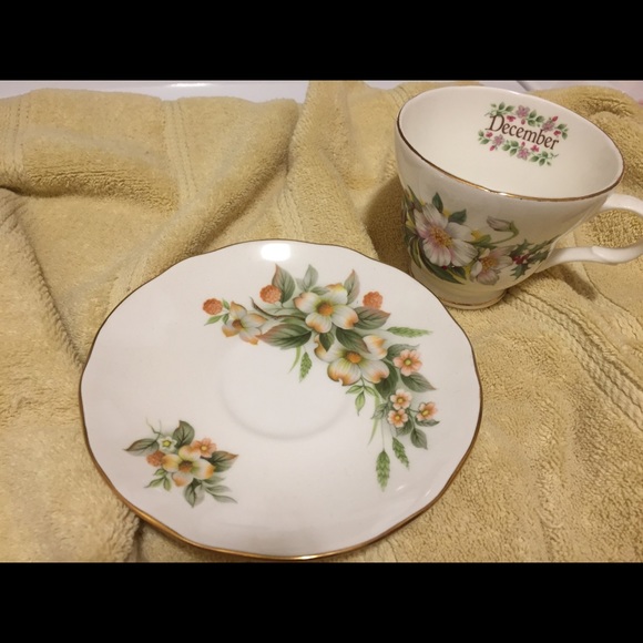 December teacup - Picture 2 of 3